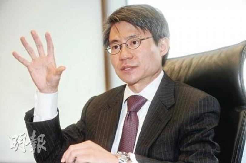 摩根士丹利亞太區醫療保健部門投行主管童牧知接受採訪時說,公司目前較多內地客戶,雖然他2007年來香港工作,但一周幾乎大多數時間都在內地。(尹錦恩攝) 摩根士丹利亞太區醫療保健部門投行主管童牧知接受採訪時說,公司目前較多內地客戶,雖然他2007年來香港工作,但一周幾乎大多數時間都在內地。(尹錦恩攝)
