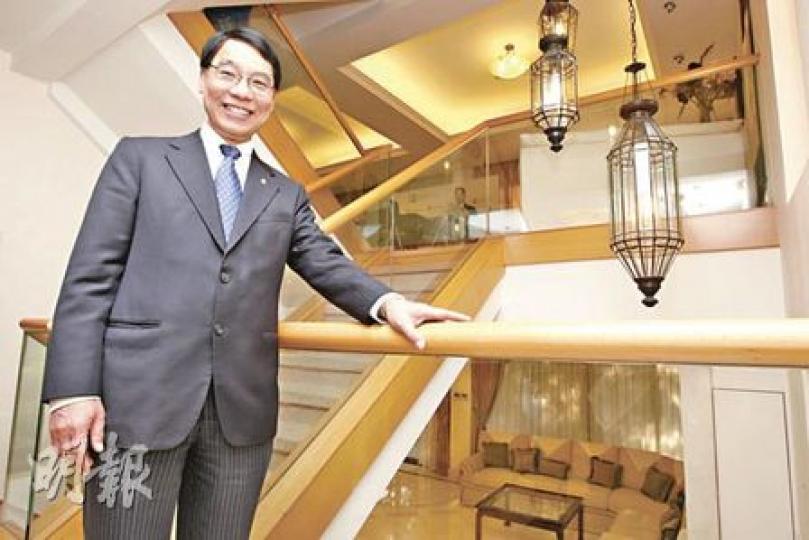 浸會大學校長陳新滋昨公布十年發展大計,將斥資8億元興建全港首所中醫教學醫院,為中醫學生提供臨牀實習機會,另將原來裝修精緻的校長宿舍(圖),改裝成創意研究院基地,邀請諾貝爾獎得主來港交流,分享科研經驗。(李紹昌攝) 浸會大學校長陳新滋昨公布十年發展大計,將斥資8億元興建全港首所中醫教學醫院,為中醫學生提供臨牀實習機會,另將原來裝修精緻的校長宿舍(圖),改裝成創意研究院基地,邀請諾貝爾獎得主來港交流,分享科研經驗。(李紹昌攝)