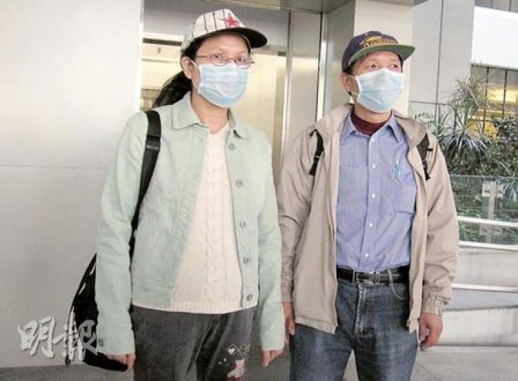 「非常父母」潘志輝(右)及梁淑芳(左)等候上訴結果期間獲准保釋,一旦上訴失敗,他們要監禁3個月。(謝美琳攝) 「非常父母」潘志輝(右)及梁淑芳(左)等候上訴結果期間獲准保釋,一旦上訴失敗,他們要監禁3個月。(謝美琳攝)