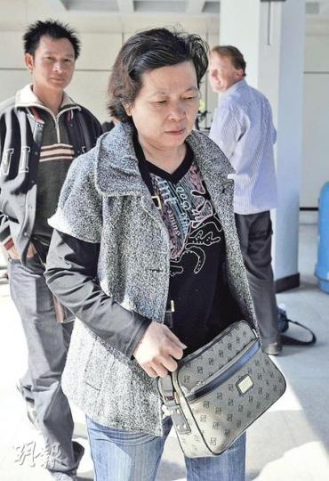女事主黃惠珍的姑母指被告常向侄女伸手要錢，在庭上直喚他「殺人犯」。（葉漢華攝）