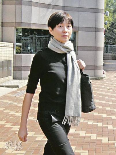 商台對外事務總監王愛儀庭上供稱，當日凌晨因擔心人身安全故報警。（梁珮珊攝）FM101成員、被告梁頴禮（右）否認控罪。（梁珮珊攝）