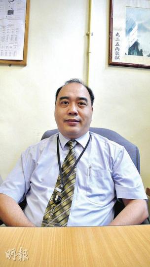 港九潮州公會馬松深中學校長梁國光表示，本學年只取錄20多名中一學生，無奈再次面對殺校危機，即使學校最終決定停辦，仍望全體師生能順利過渡。（蕭輝浩攝）
