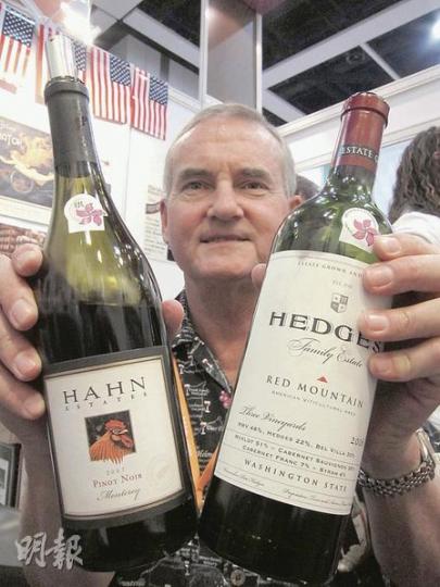 圖右的「Hedges Family Estate: Red Mountain」系列紅酒的2007版，獲「最具波爾多風格（300元以下）」物有所值獎。（陳志偉攝）