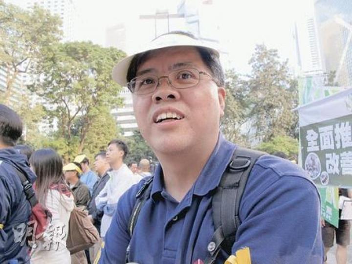 於沙田區學校任教通識的葉老師表示，近年區內收生競爭劇烈，教師要經常進修轉型，他就由數學科教師轉型兼教通識科，並為中一收生宣傳等感不安憂慮，曾有一段時間經常失眠。（彭美芳攝）