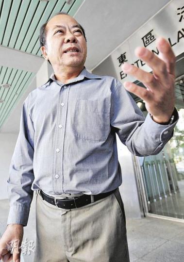 男死者長兄謝永銀昨批評地政總署及土力工程處失職引致悲劇,明言會入稟追討賠償。(朱永倫攝) 男死者長兄謝永銀昨批評地政總署及土力工程處失職引致悲劇,明言會入稟追討賠償。(朱永倫攝)
