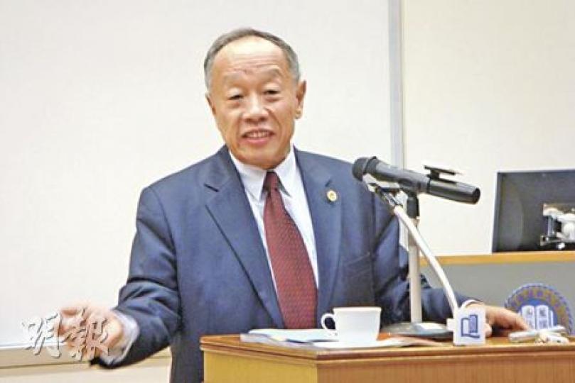 李肇星浸大演講依舊風趣幽默,言談中多次提及愛國、人民至上。(王艷喆攝) 李肇星浸大演講依舊風趣幽默,言談中多次提及愛國、人民至上。(王艷喆攝)