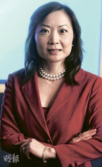 李晶預計，中國明年的GDP增長將達到9%，雖然比今年略為回落，但消費比重顯著增強，GDP結構更為健康，恒生指數比當前水平上漲15%至20%。（劉焌陶攝）