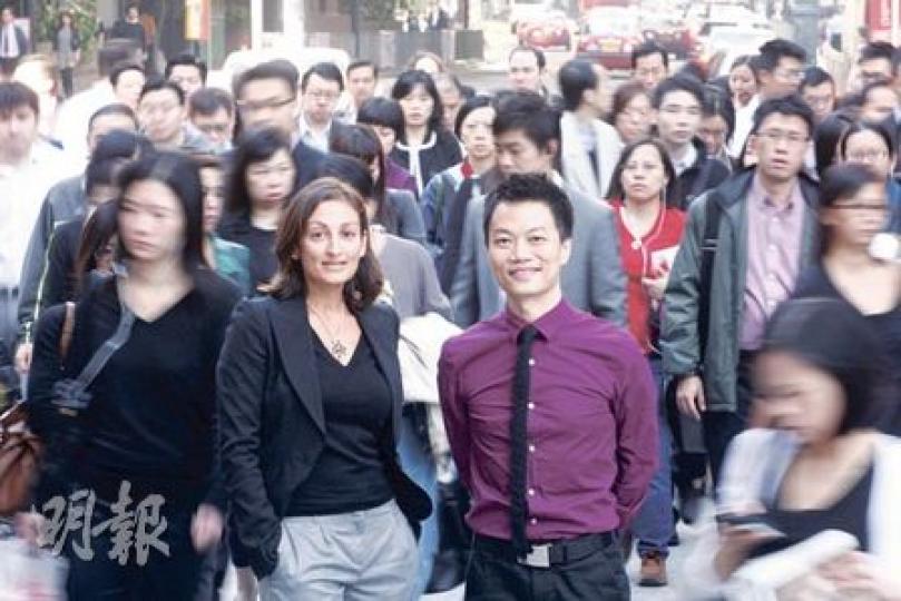 和Farzana Aslam（左），期望能訓練更多「本地維權人士」，在平機會層面與大機構「拗手瓜」。（李紹昌攝）