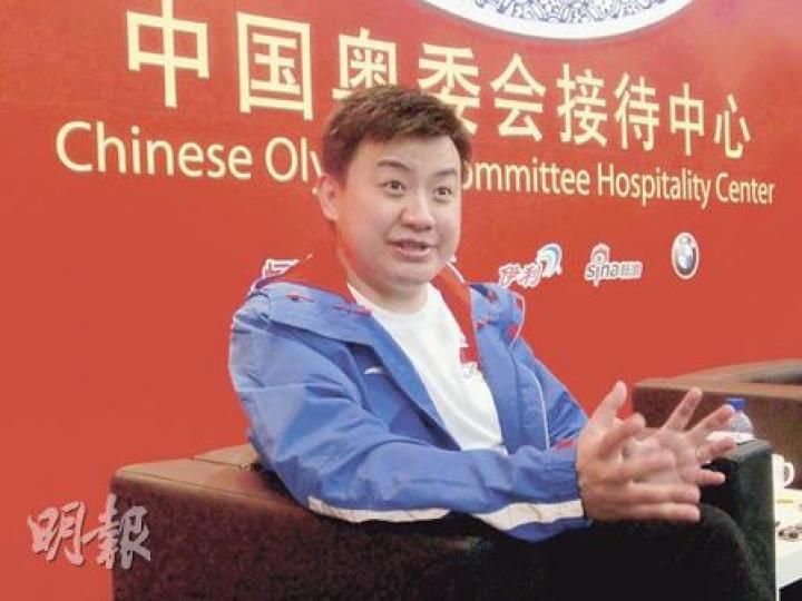安踏執行副總裁鄭捷透露，每年的宣傳費佔營業額約14％。（羅湋楠攝）