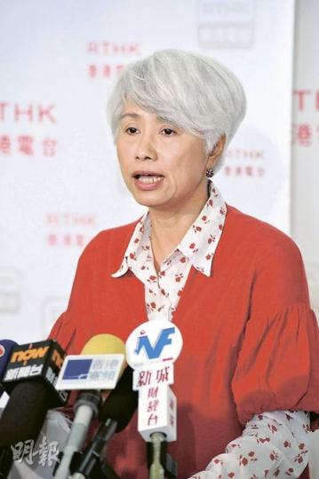 港台節目製作人員工會主席麥麗貞批評，招聘公務員的同時，現有合約僱員人手有可能削減，令整體人手並無增加。（葉漢華攝）（明報製圖）