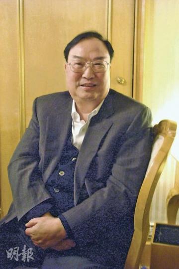 前新華社駐香港分社副社長張浚生(圖)早前來港時接受本報專訪,他自言與最後一任港督彭定康份屬友好,「中方官員和他握過手最多的可能是我」。(王艷喆攝) 前新華社駐香港分社副社長張浚生(圖)早前來港時接受本報專訪,他自言與最後一任港督彭定康份屬友好,「中方官員和他握過手最多的可能是我」。(王艷喆攝)
