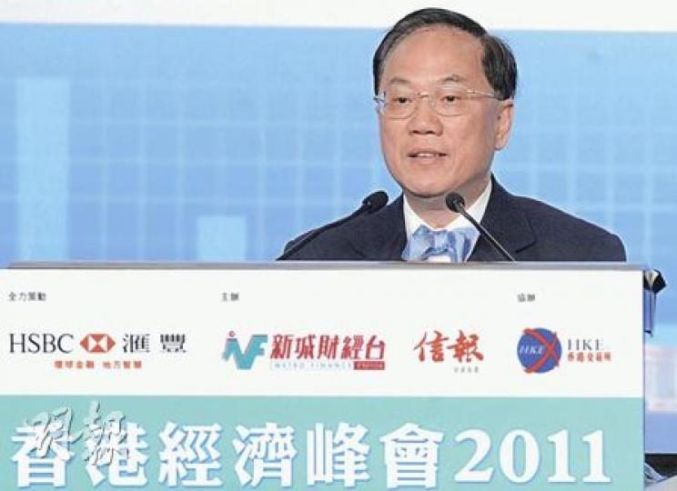 近日不斷有香港財金官員反駁央視的「熱錢論」,特首曾蔭權也開腔指出,熱錢透過香港回流內地炒作一說,毫無事實根據。(尹錦恩攝) 近日不斷有香港財金官員反駁央視的「熱錢論」,特首曾蔭權也開腔指出,熱錢透過香港回流內地炒作一說,毫無事實根據。(尹錦恩攝)