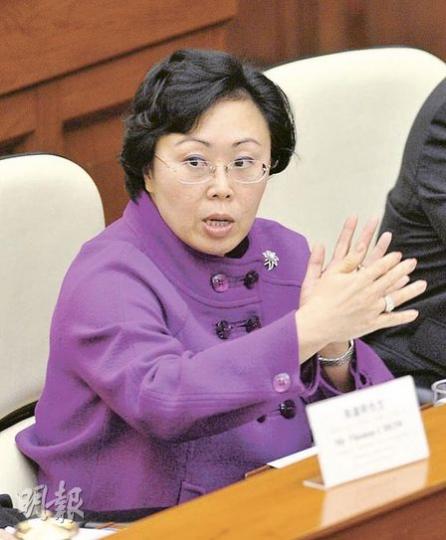 運輸及房屋局長鄭汝樺強調，政府密切監察樓價走勢，不單中原指數，亦會參考其他相關數據。（余俊亮攝）