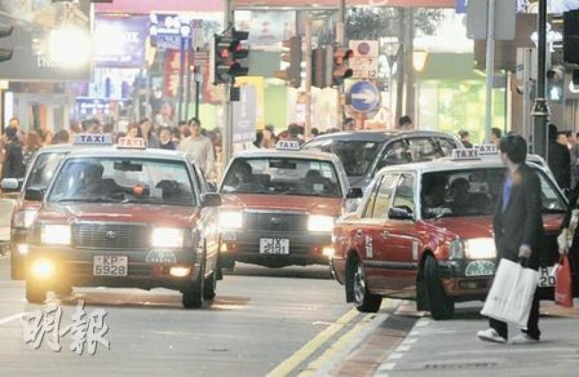 運輸署表示，正處理市區、新界和大嶼山的士落旗收費一律加2元的申請。（何家達攝）