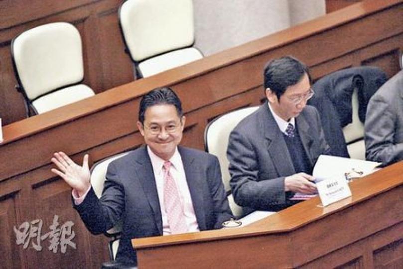 多個幼稚園代表昨在立法會教育事務委員會上，要求落實15年免費教育，把幼稚園資助由學券制改為全部免費。教育局副局長陳維安表示，局方收到學券計劃檢討報告後，會就15年免費教育等學前教育問題展開研究。（李紹昌攝）