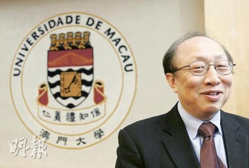 澳門大學銳意發展，目標是20年內成為亞洲一流大學，超越港大。校長趙偉說，學校每名學士生成本約為10萬多，「澳大只收取每年2萬多元，變相澳門政府每年發放獎學金每人8萬元」。（林振東攝）