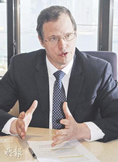 銀河娛樂財務總監戴力弘稱,為免兌換虧損,銀娛將會為人債對冲,但暫未有詳細定案。(陳淑安攝) 銀河娛樂財務總監戴力弘稱,為免兌換虧損,銀娛將會為人債對冲,但暫未有詳細定案。(陳淑安攝)