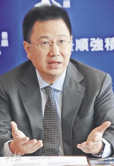 景順投資管理首席投資總監陳柏鉅認為，中港的消費及零售股估值太高。（劉焌陶攝）