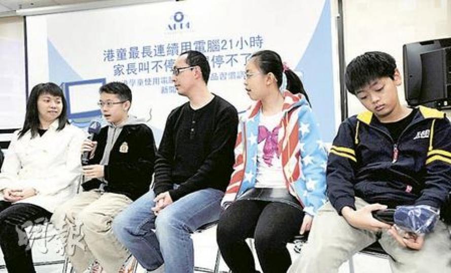 香港執業眼科視光師協會調查指出，近四成小學生已患有近視。11歲的陳維旌（左一）、9歲的丁韻晴（右二）和12歲的吳卓謙（右一）各有200至800度不等的近視。（朱永倫攝）