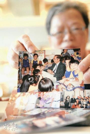 葛師校友會觀塘學校退休老師楊又好，曾與擔任校長的司徒華共事13年，形容司徒華在校內主張開放校政，小學生也可在論壇上挑戰校長，又願意取錄不同背景的學生，真正有教無類。（陳淑安攝）