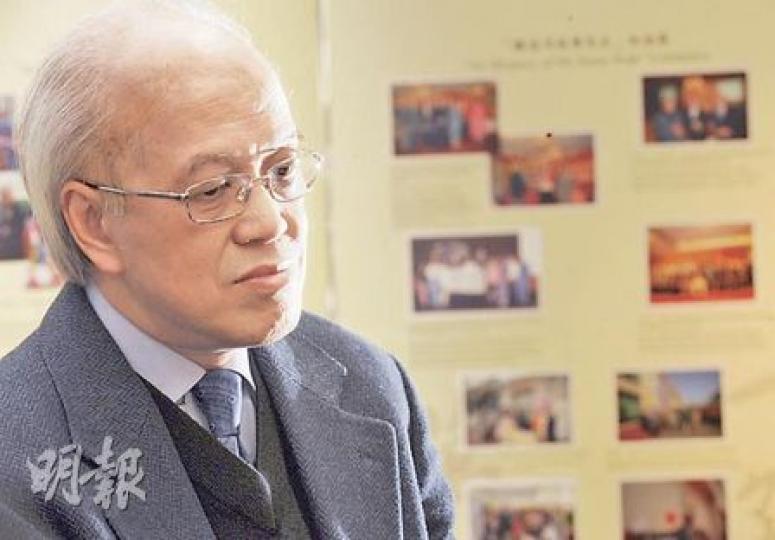 2009年曾與司徒華做訪問的教院社會科學系助理教授梁操雅表示,希望透過展覽表達對華叔的敬意,同時讓公眾認識香港教育數十年來的發展。(劉焌陶攝)教院教育學院舉行司徒華特展,展出25件華叔的舊物品,包括他15歲時在開平縣立中學初中畢業時的訓導證書,當時教師給予小華叔的評語是「品性和善,仍須奮勉」。(劉焌陶攝)司徒華任校長期間,曾入讀香港官立文商專科學校進修文科,在他修讀的19個學科中,有8科取得優異成績(圖中評級Dist,即distinction)。(劉焌陶攝) 2009年曾與司徒華做訪問的教院社會科學系助理教授梁操雅表示,希望透過展覽表達對華叔的敬意,同時讓公眾認識香港教育數十年來的發展。(劉焌陶攝)教院教育學院舉行司徒華特展,展出25件華叔的舊物品,包括他15歲時在開平縣立中學初中畢業時的訓導證書,當時教師給予小華叔的評語是「品性和善,仍須奮勉」。(劉焌陶攝)司徒華任校長期間,曾入讀香港官立文商專科學校進修文科,在他修讀的19個學科中,有8科取得優異成績(圖中評級Dist,即distinction)。(劉焌陶攝)