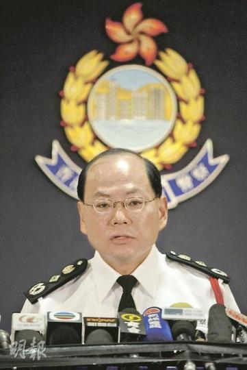 警務處長曾偉雄回應記者時說,不清楚外界形容他為「鷹派」的意思,強調警方處理示威遊行活動,會盡量讓示威者表達訴求,但要確保警方可維持社會秩序。(郭慶輝攝) 警務處長曾偉雄回應記者時說,不清楚外界形容他為「鷹派」的意思,強調警方處理示威遊行活動,會盡量讓示威者表達訴求,但要確保警方可維持社會秩序。(郭慶輝攝)