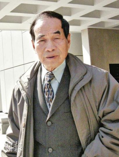 鹿頸陳屋村代表候選人陳志成質疑116名選民原居民資格,要求押後周日選舉但被拒絕。(陳穎鏇攝)鹿頸陳屋村代表候選人陳觀華昨被質疑並非原居民,他堅稱其一房祖先並非絕後。(陳穎鏇攝) 鹿頸陳屋村代表候選人陳志成質疑116名選民原居民資格,要求押後周日選舉但被拒絕。(陳穎鏇攝)鹿頸陳屋村代表候選人陳觀華昨被質疑並非原居民,他堅稱其一房祖先並非絕後。(陳穎鏇攝)