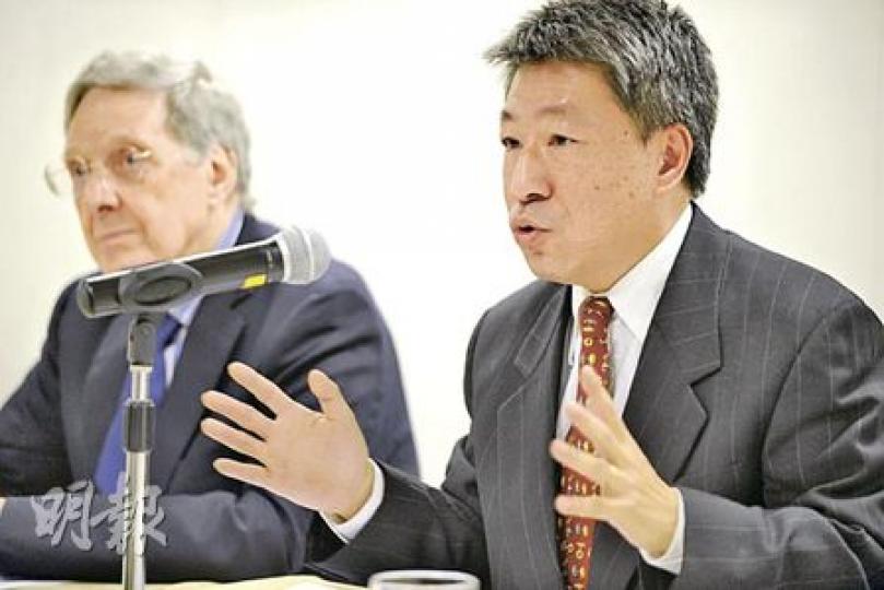 馬斯葛宣布收購山陽科技,左為主席Peter Whitelam,右為執行董事老元華。(何家達攝) 馬斯葛宣布收購山陽科技,左為主席Peter Whitelam,右為執行董事老元華。(何家達攝)