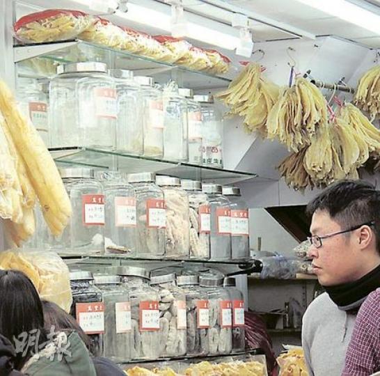 海味店內的珍貴海味被賊人掠去,留下空空如也的罐。(雲錦鋒攝) 海味店內的珍貴海味被賊人掠去,留下空空如也的罐。(雲錦鋒攝)