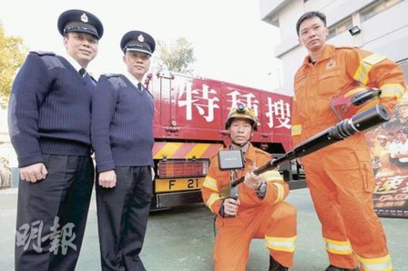 馬頭圍道塌樓快將一周年,4名當日參與搜救工作的消防員,左起韓國松、李振傑、朱志寶、鄭煥傑,對塌樓事故的頹垣敗瓦仍歷歷在目,坦言是他們消防員生涯中「最震撼的一次」。(朱永倫攝) 馬頭圍道塌樓快將一周年,4名當日參與搜救工作的消防員,左起韓國松、李振傑、朱志寶、鄭煥傑,對塌樓事故的頹垣敗瓦仍歷歷在目,坦言是他們消防員生涯中「最震撼的一次」。(朱永倫攝)