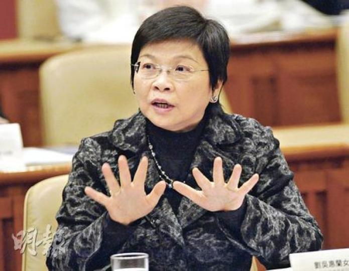 對於有立法會議員擔心,啟德郵輪碼頭的營運商租賃條件「太辣」,商務及經濟發展局長劉吳惠蘭表示,政府已投入82億元建造碼頭,納稅人期望爭取最大回報,故以浮動租金方式攤分營運商的總收入,確保獲合理回報。(尹錦恩攝) 對於有立法會議員擔心,啟德郵輪碼頭的營運商租賃條件「太辣」,商務及經濟發展局長劉吳惠蘭表示,政府已投入82億元建造碼頭,納稅人期望爭取最大回報,故以浮動租金方式攤分營運商的總收入,確保獲合理回報。(尹錦恩攝)