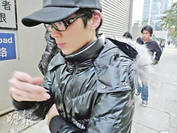 少女葉君媛在將軍澳九巴車禍斷魂,葉家失去家中至愛,其兄長表示無論判刑長短,家人都不會感合理。(何偉畧攝) 少女葉君媛在將軍澳九巴車禍斷魂,葉家失去家中至愛,其兄長表示無論判刑長短,家人都不會感合理。(何偉畧攝)