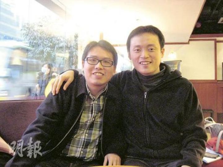 陳汝昌(左)由美國回流香港創業,主要從事有關互聯網及軟件工作。他期望政府縮減「小型企業研究資助計劃」的審批程序,增加創業者的彈性。圖右為蔡宗衡。(楊曉楓攝) 陳汝昌(左)由美國回流香港創業,主要從事有關互聯網及軟件工作。他期望政府縮減「小型企業研究資助計劃」的審批程序,增加創業者的彈性。圖右為蔡宗衡。(楊曉楓攝)