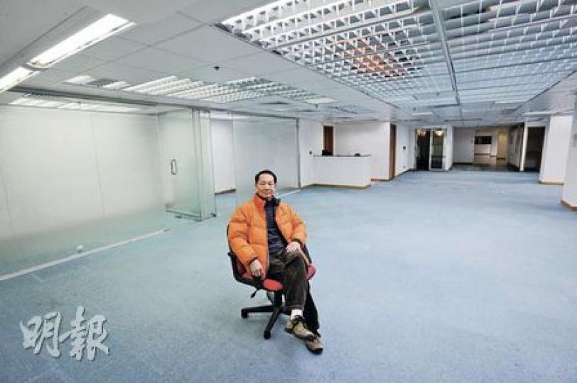 新家園協會租用尖沙嘴商廈一個約6000平方呎單位,營辦社企「富僑新家園養生館」,預計5月啟業。社企項目拓展部經理黃斯民稱,新家園協會與內地按摩專家重慶富僑合作,估計可聘請約30名員工,為新移民人士提供就業機會。(朱永倫攝)「富僑新家園養生館」設於尖沙嘴一商業大廈2樓,由新家園協會與內地按摩專家重慶富僑合作,料可聘30名員工。(朱永倫攝) 新家園協會租用尖沙嘴商廈一個約6000平方呎單位,營辦社企「富僑新家園養生館」,預計5月啟業。社企項目拓展部經理黃斯民稱,新家園協會與內地按摩專家重慶富僑合作,估計可聘請約30名員工,為新移民人士提供就業機會。(朱永倫攝)「富僑新家園養生館」設於尖沙嘴一商業大廈2樓,由新家園協會與內地按摩專家重慶富僑合作,料可聘30名員工。(朱永倫攝)