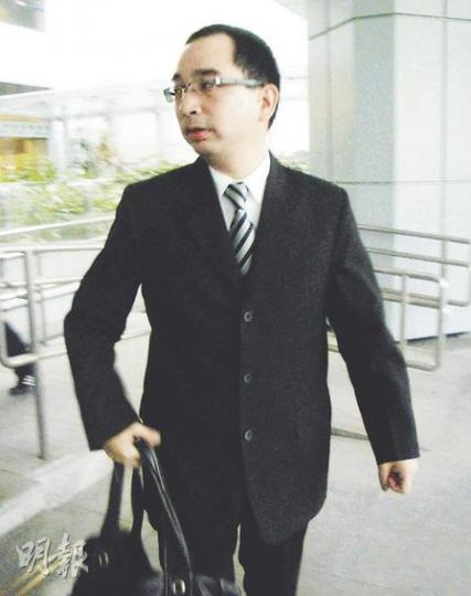 被告同事馬家明(圖)作供,指曾與被告及死者消夜,當時只見兩人以老公老婆相稱。(陳穎鏇攝) 被告同事馬家明(圖)作供,指曾與被告及死者消夜,當時只見兩人以老公老婆相稱。(陳穎鏇攝)