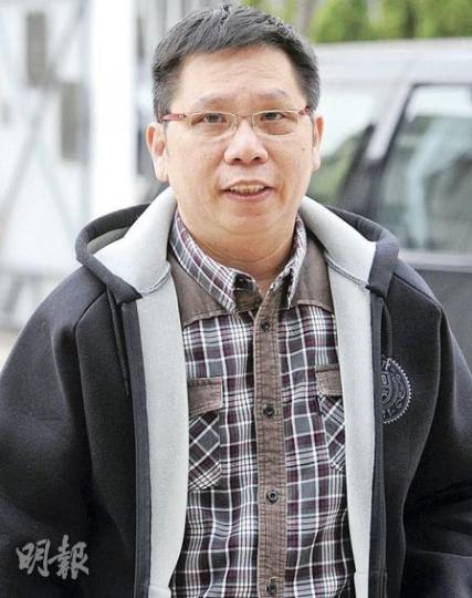 一年前接棒的旅議會主席胡兆英慨嘆業界不肯自律,對外界建議政府另設獨立監管機構,他抱開放態度。(尹錦恩攝)(明報製圖) 一年前接棒的旅議會主席胡兆英慨嘆業界不肯自律,對外界建議政府另設獨立監管機構,他抱開放態度。(尹錦恩攝)(明報製圖)