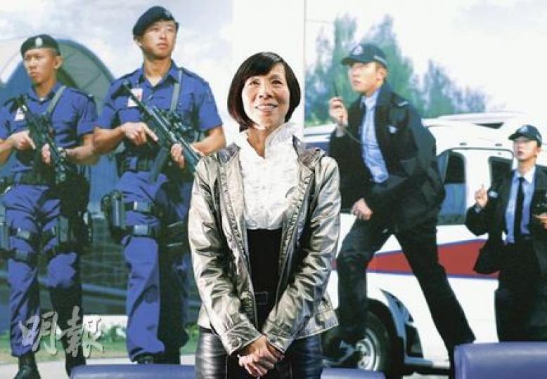 警察港島及水警福利辦事處警長李詠儀,花半生服務警隊同袍,即將於下周退休的她,將以義工身分繼續幫助有需要的警員,延續她在警隊的「天使」角色。(林振東攝) 警察港島及水警福利辦事處警長李詠儀,花半生服務警隊同袍,即將於下周退休的她,將以義工身分繼續幫助有需要的警員,延續她在警隊的「天使」角色。(林振東攝)
