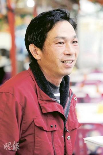 侍應許先生稱,長洲假日人頭湧湧,一旦石鼓洲建焚化爐,遊客勢擔心空氣污染而少到長洲。(朱永倫攝)永光海味負責人黎女士擔心長洲成為「第二個將軍澳」﹕「夏天吹西南風時會吹些污染物過來,這間舖當風,更擔心。」(朱永倫攝) 侍應許先生稱,長洲假日人頭湧湧,一旦石鼓洲建焚化爐,遊客勢擔心空氣污染而少到長洲。(朱永倫攝)永光海味負責人黎女士擔心長洲成為「第二個將軍澳」﹕「夏天吹西南風時會吹些污染物過來,這間舖當風,更擔心。」(朱永倫攝)