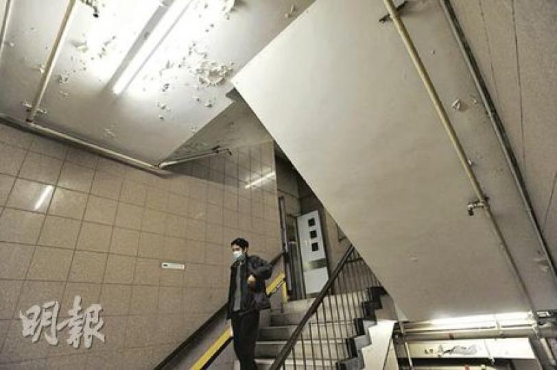 落成半個世紀的廣華醫院,很多地方牆壁剝落,急症室及醫院病房不敷應用,難以應付區內需求。(尹錦恩攝) 落成半個世紀的廣華醫院,很多地方牆壁剝落,急症室及醫院病房不敷應用,難以應付區內需求。(尹錦恩攝)