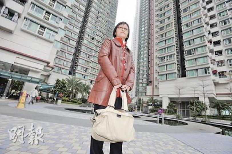 港灣豪庭業主立案法團管理委員會主席王嘉盈表示，法團短期內會提出申請，要求豁免開放屋苑4樓平台的10萬平方呎公共空間。（朱永倫攝）