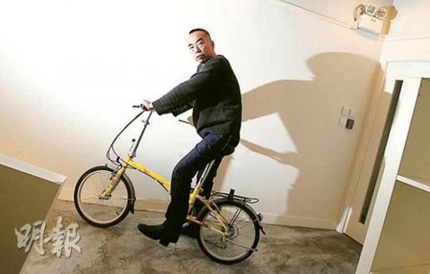 季鐵男（圖）現為挪威卑爾根建築學院兼任教授，去年底由挪威來港實地考察大浪西灣，以製作保育計劃。（林振東攝）