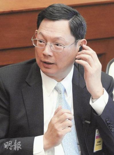 金管局總裁陳德霖警告，歐美或會比預期提早加息，引發資金流走，到其時必會對市場帶來一定衝擊。（劉焌陶攝）