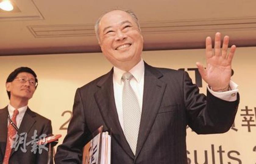 港鐵行政總裁周松崗於今年底任期屆滿退休,昨日最後一次主持港鐵年度業績發布會,被問到最後一次出席發布會的感受,他表示很開心。(劉焌陶攝) 港鐵行政總裁周松崗於今年底任期屆滿退休,昨日最後一次主持港鐵年度業績發布會,被問到最後一次出席發布會的感受,他表示很開心。(劉焌陶攝)