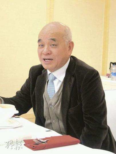 新世界發展董事總經理鄭家純倡加利得稅扶貧、向發展商徵賣樓稅支持復建居屋、將港鐵私有化逼公共交通工具減價，實行「劫富濟貧」紓民怨。（高明珠攝）
