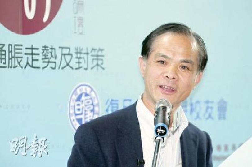 復旦大學世界經濟研究所所長華民教授昨日稱，人民幣加息加升值只會吸引更多熱錢流入，政府應回歸固定匯率。 （張智超攝）