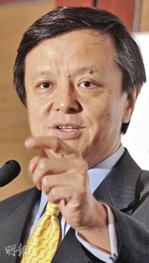 李小加冀望港版商業信託今年內面世，他表示現正與證監會和相關機構，研究在港推出商業信託的細則，當中尚有不少技術問題有待解決。（劉焌陶攝）
