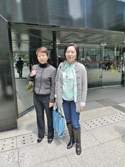 工業家蔣震的千金蔣麗莉（右），自辯時稱效法父親，成立信託基金捐出股份與現金，支援貧窮地區孩子，亦仿效父親送贈股份予員工。（何偉畧攝）
