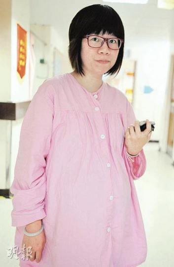 懷胎30多周的吳小姐表示，環顧牀位四周，大多是內地同胞，「覺得佢哋畀咗錢就要求多多，少少痛就話要開刀，護士教佢哋痛嘅時候深呼吸，又唔聽教」。 （朱永倫攝）