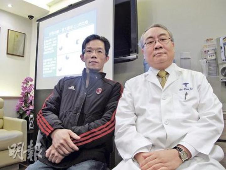 張文龍醫生（右）表示，晚期癌症無藥可根治，但服用標靶藥可延遲病情惡化。年僅36歲的林先生（左）吸煙達16年，2009年發現患上晚期肺癌，接受一線化療後持續服用標靶藥「厄洛替尼」作「持效治療」，癌症延至一年後才再度復發，今年初經手術治療後病情初步受控。（余卓善攝）