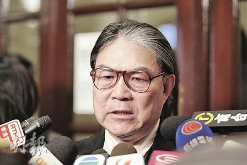 東亞運動會籌委會主席霍震霆表示接受批評，但帶點晦氣說﹕「若政府不滿，下次可以不用找我們搞。」（郭慶輝攝）